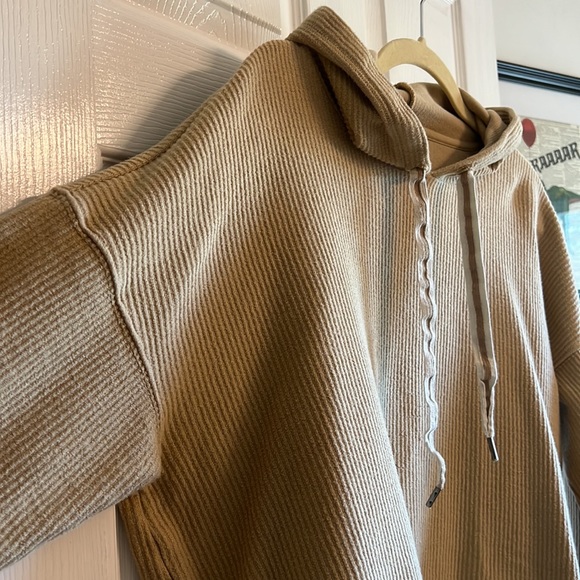 Aerie ribbed top size large - Picture 5 of 9